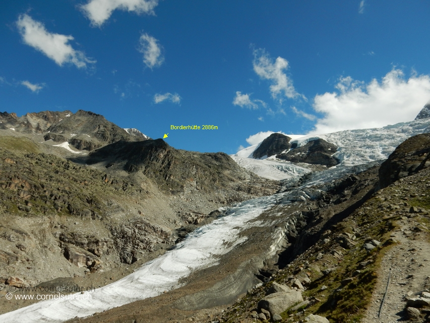 Die Bordierhütte in Sicht.