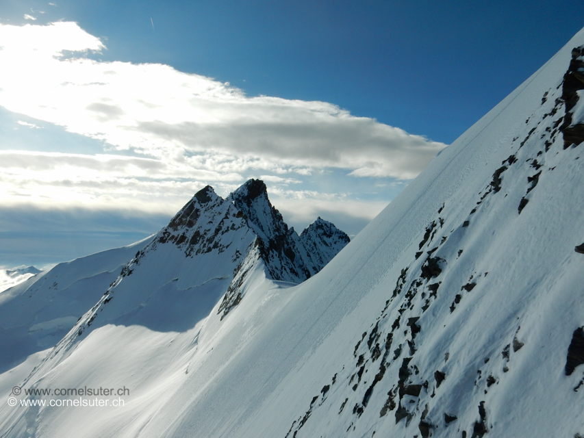 Sicht in die Hobärhorn Nordostwand, Firn/Eiswand bis 50° steil.