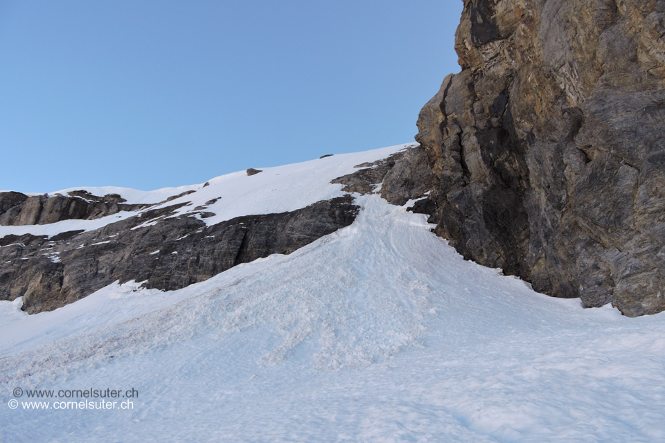 Da wäre der Aufstieg auf den Chammliberg, der Schnee war nicht gefroren, daher wäre es eine anstrengende und gefährliche Naschnee wühlerei gewesen..... würg...