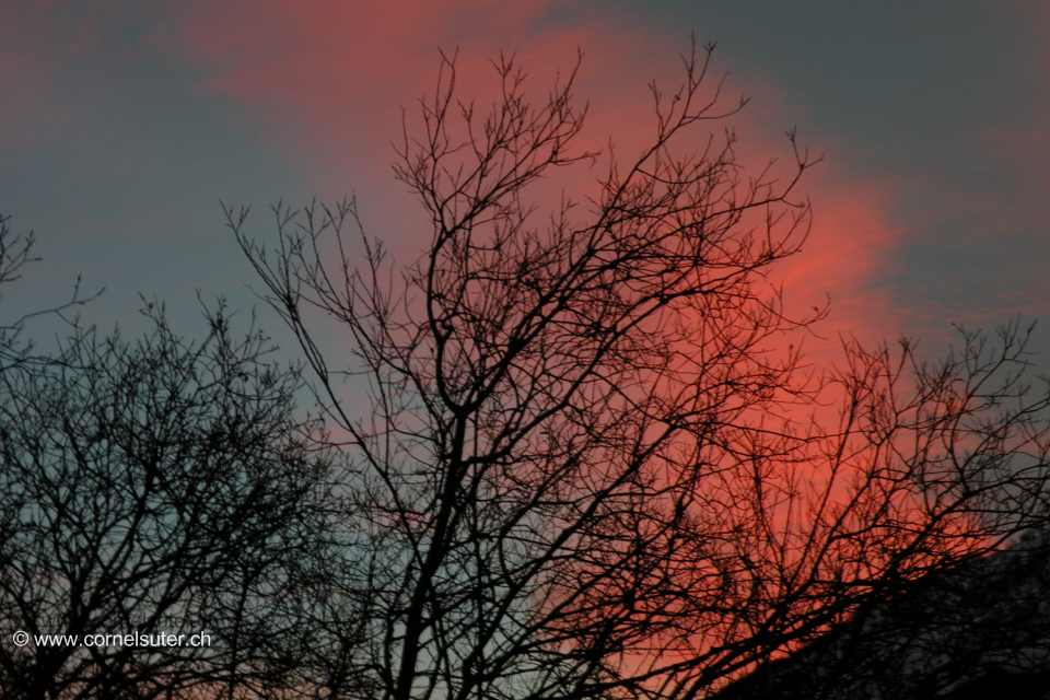 Kurz nach dem Start in Realp, schönes Morgenrot.