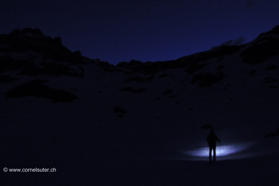 Im Aufstieg, typische Frühlings-Skitour Stimmung....