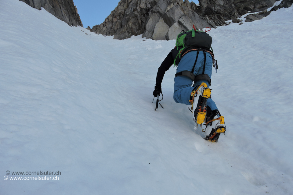 Am Aufstieg im Couloir.