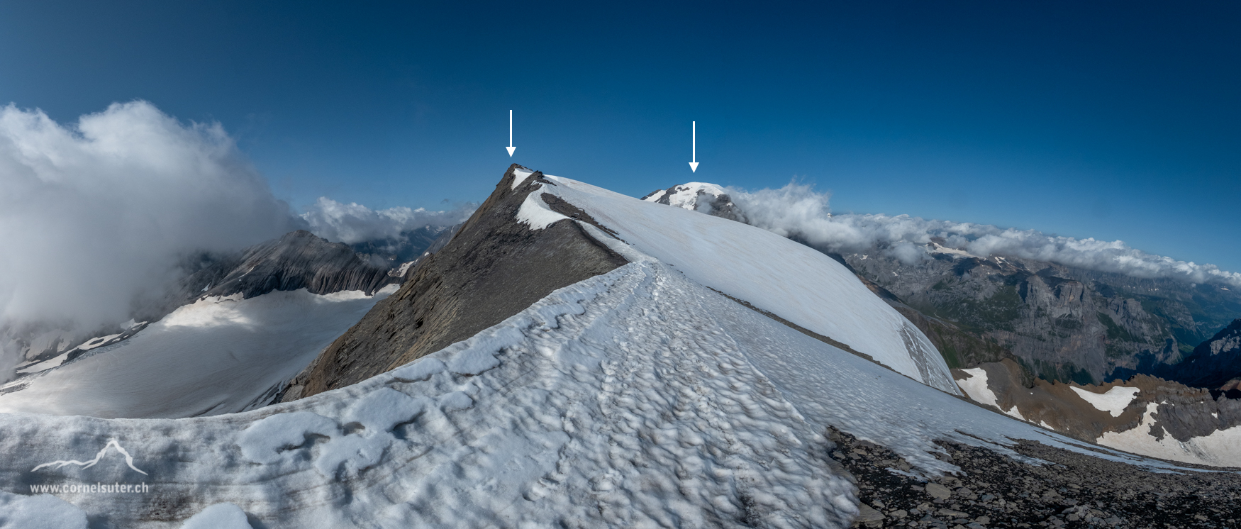 Jetzt ist der Bifertenstock 3418m (links) zu sehen, rechts hinten der Mister "T" Tödi 3612m.