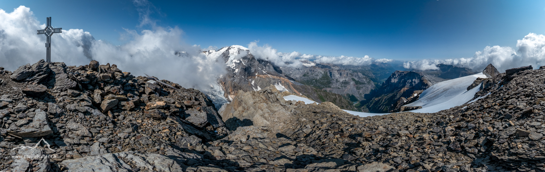 Panorama beim Bifertenstock 3418m, rechts hinaus zum Glarnerland.