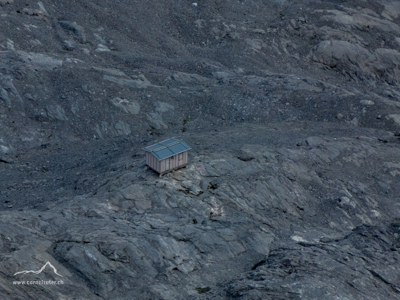 Weit Links unten befindet sich das Limmerenhüttli 2471m (Klick, Karte)