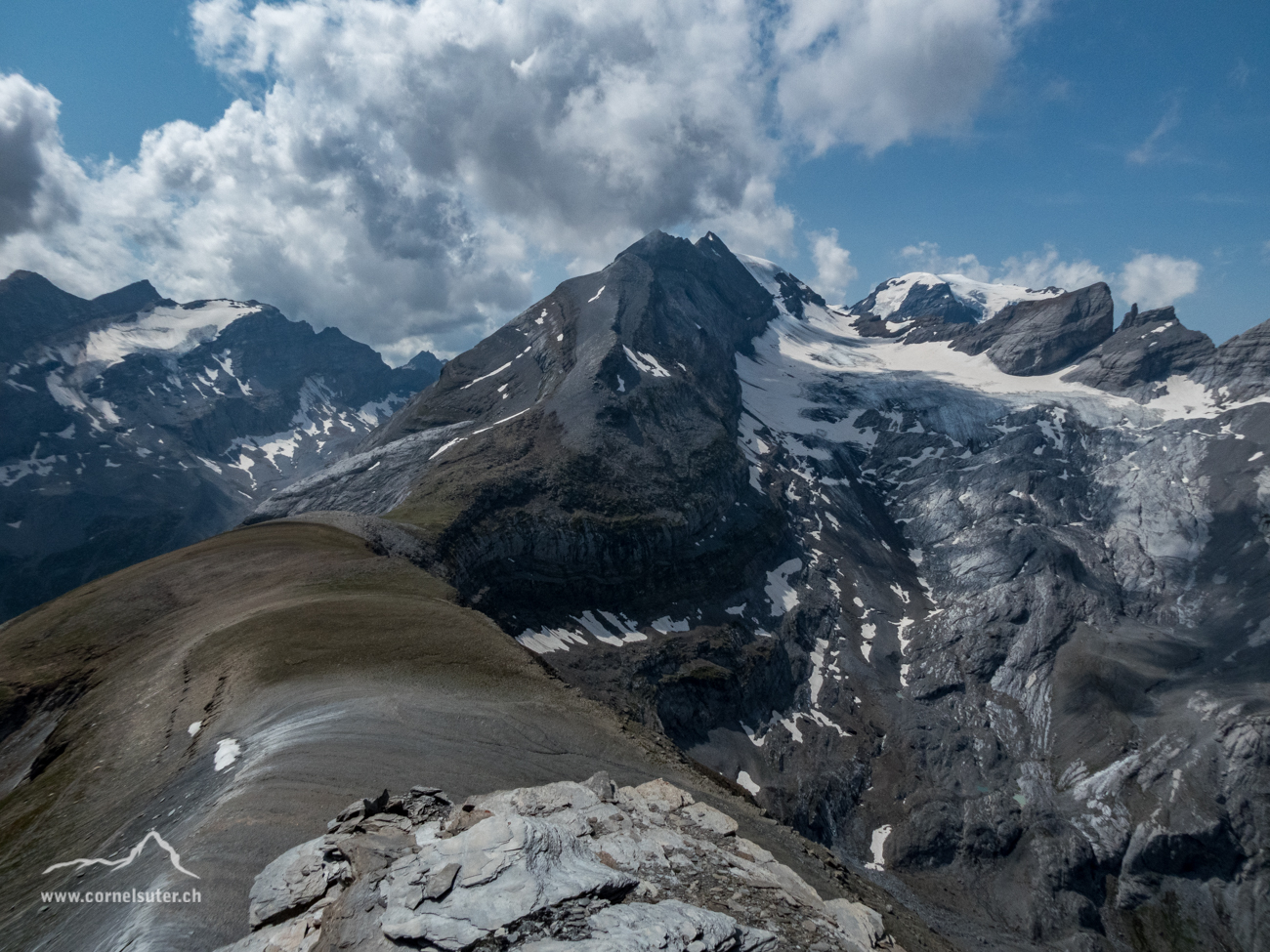 Sicht zurück zum Bifertenstock, 3418m rechts hinten der Tödi 3612m